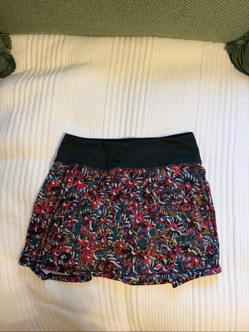 lululemon athletica Floral Multicolor Athletic Skirt - Black Waistband